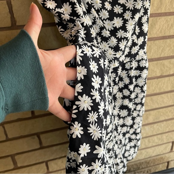 Daisy black romper - Picture 8 of 10